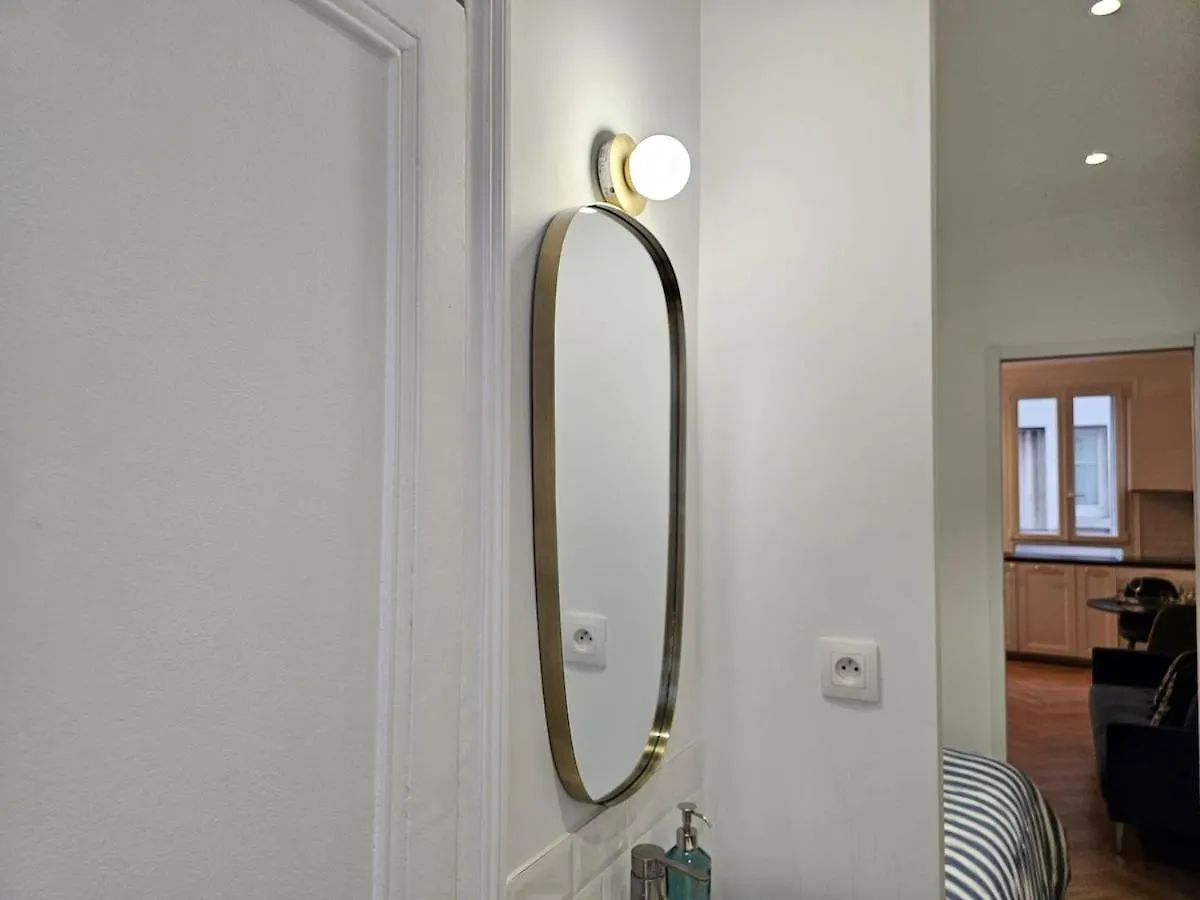 Appartamento Charme Apt A Paris Ideal For 3P