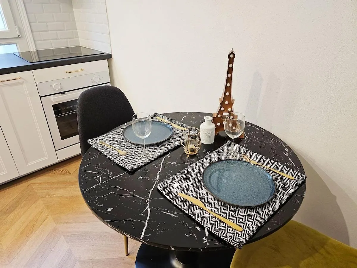 Appartamento Charme Apt A Paris Ideal For 3P